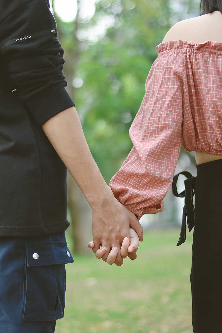ワキガが原因で彼女ができない悩みを解消する方法は？