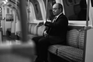 夏の通勤スーツで脇汗対策におすすめのアイテムは？